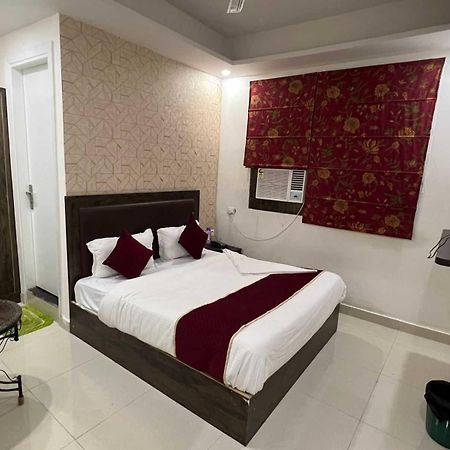 Hotel O Alpha Stay New Delhi Exterior foto